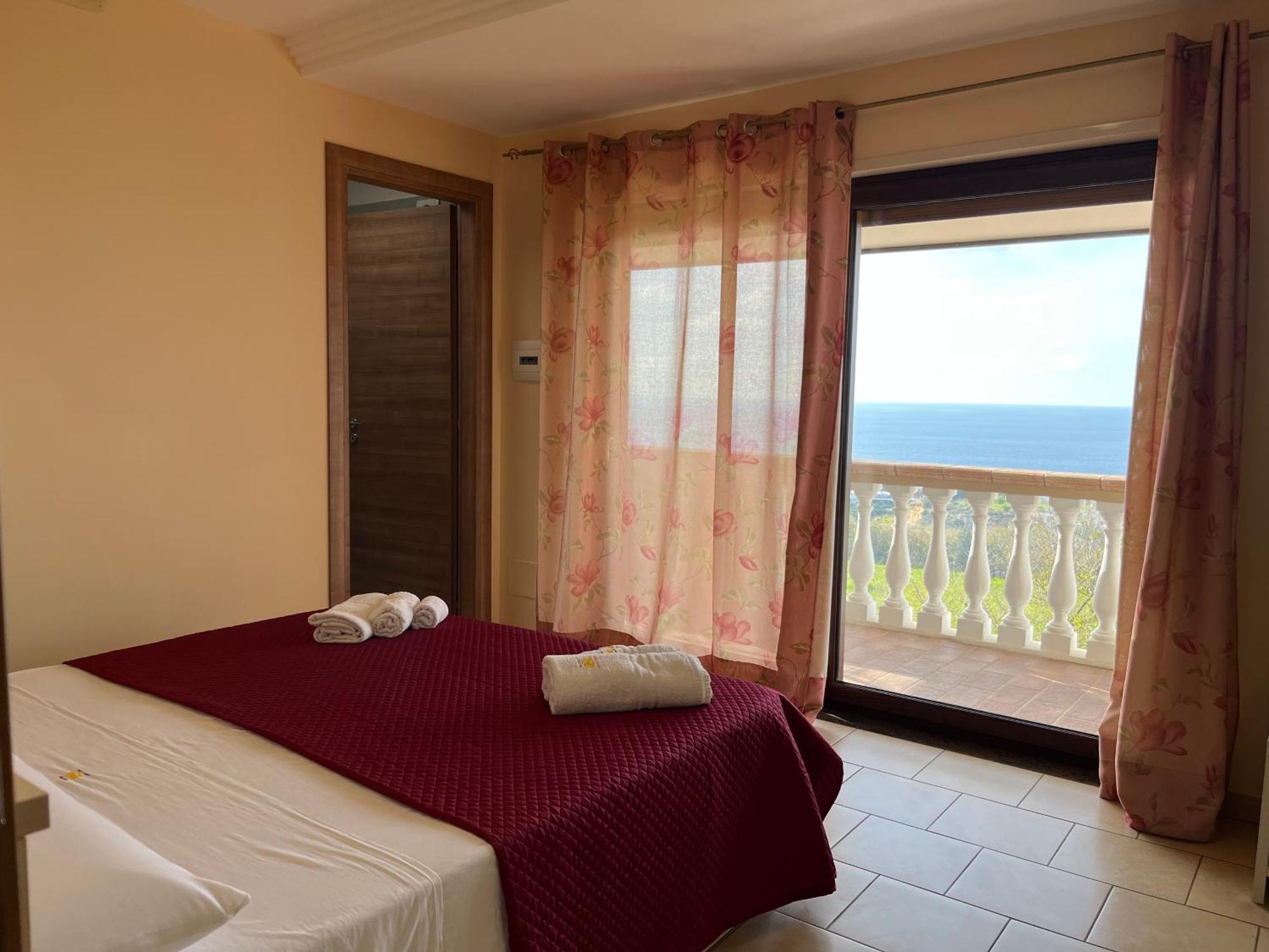 Residenza Domus Aurea Tropea- Vista Mare Hotel Santa Domenica  Buitenkant foto