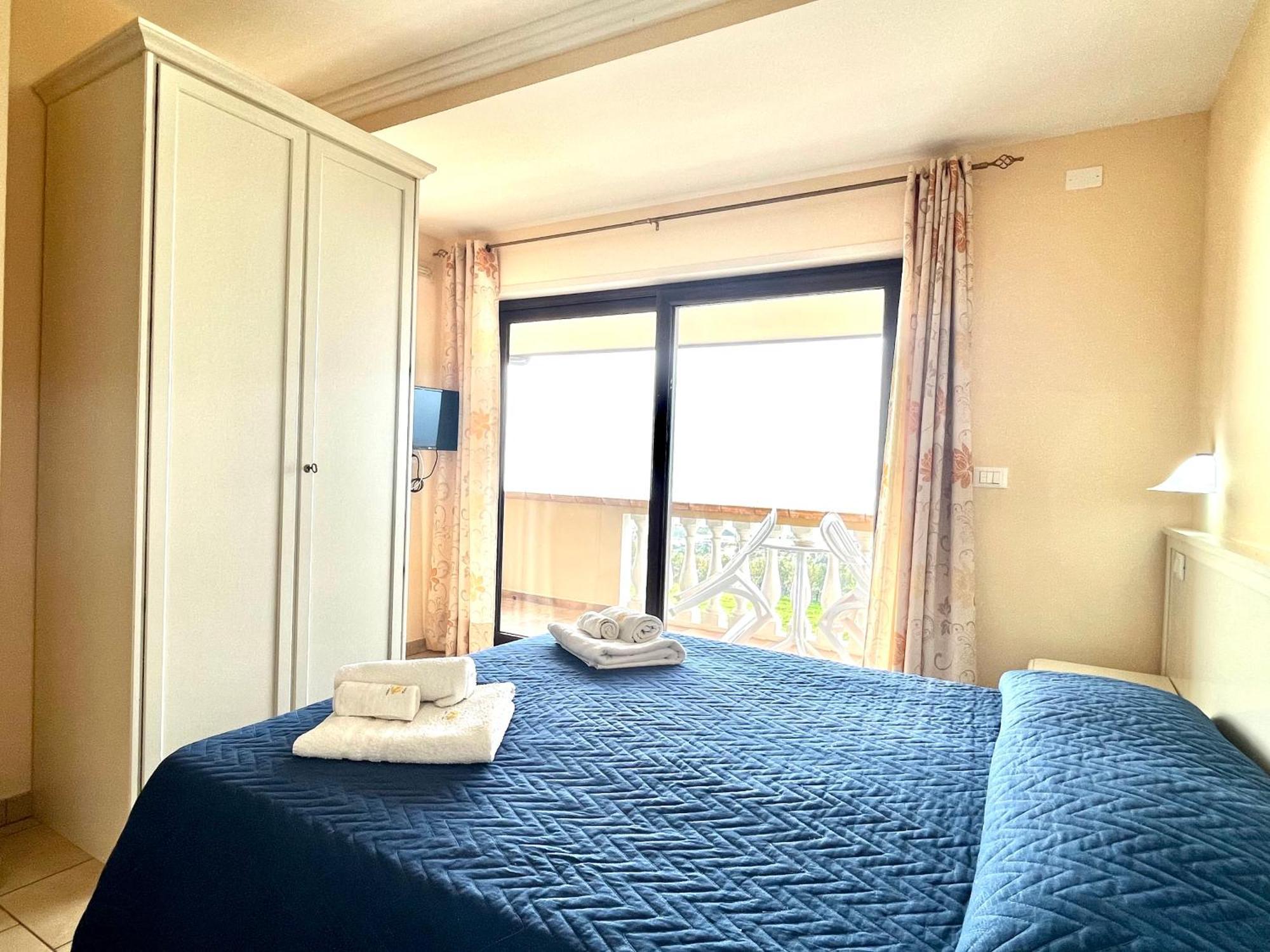 Residenza Domus Aurea Tropea- Vista Mare Hotel Santa Domenica  Buitenkant foto